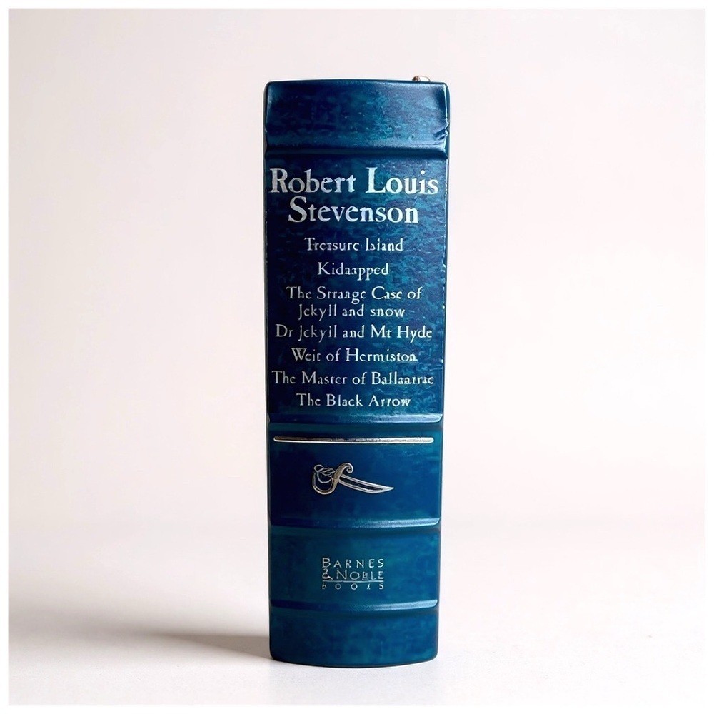 Selected Works of Robert Louis Stevenson. Collector’s Edition. Hardcover. 687p‍‍